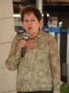 La Sra. Ana Cecilia Valenciao, Presidenta Municipal da la bienvenida al grupo de escultores